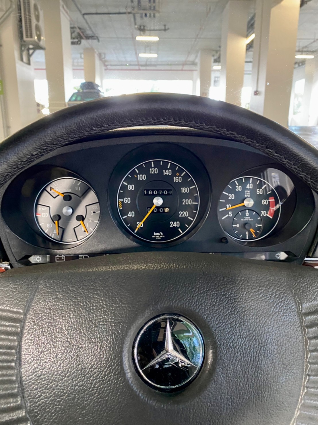 บริการเช่ารถหรู รถโบราณ รถคลาสสิค Retroluxcars.com
