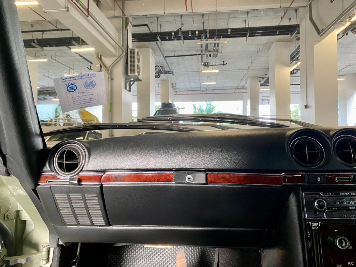บริการเช่ารถหรู รถโบราณ รถคลาสสิค Retroluxcars.com