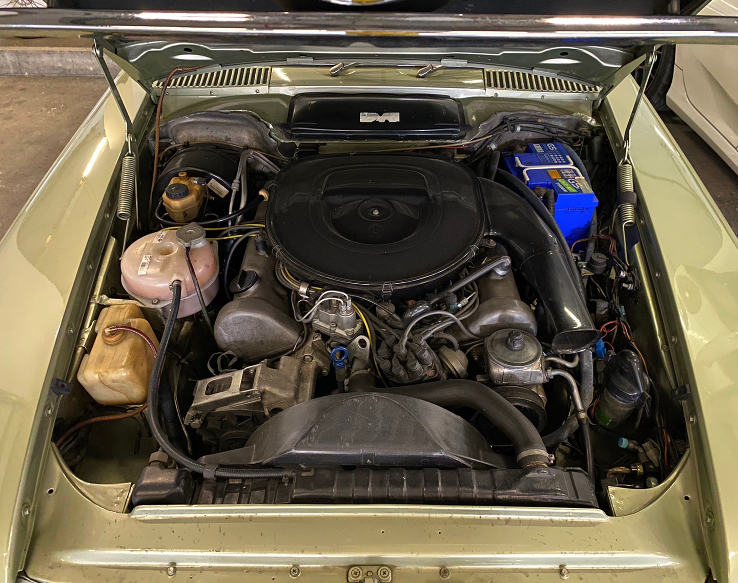 บริการเช่ารถหรู รถโบราณ รถคลาสสิค Retroluxcars.com