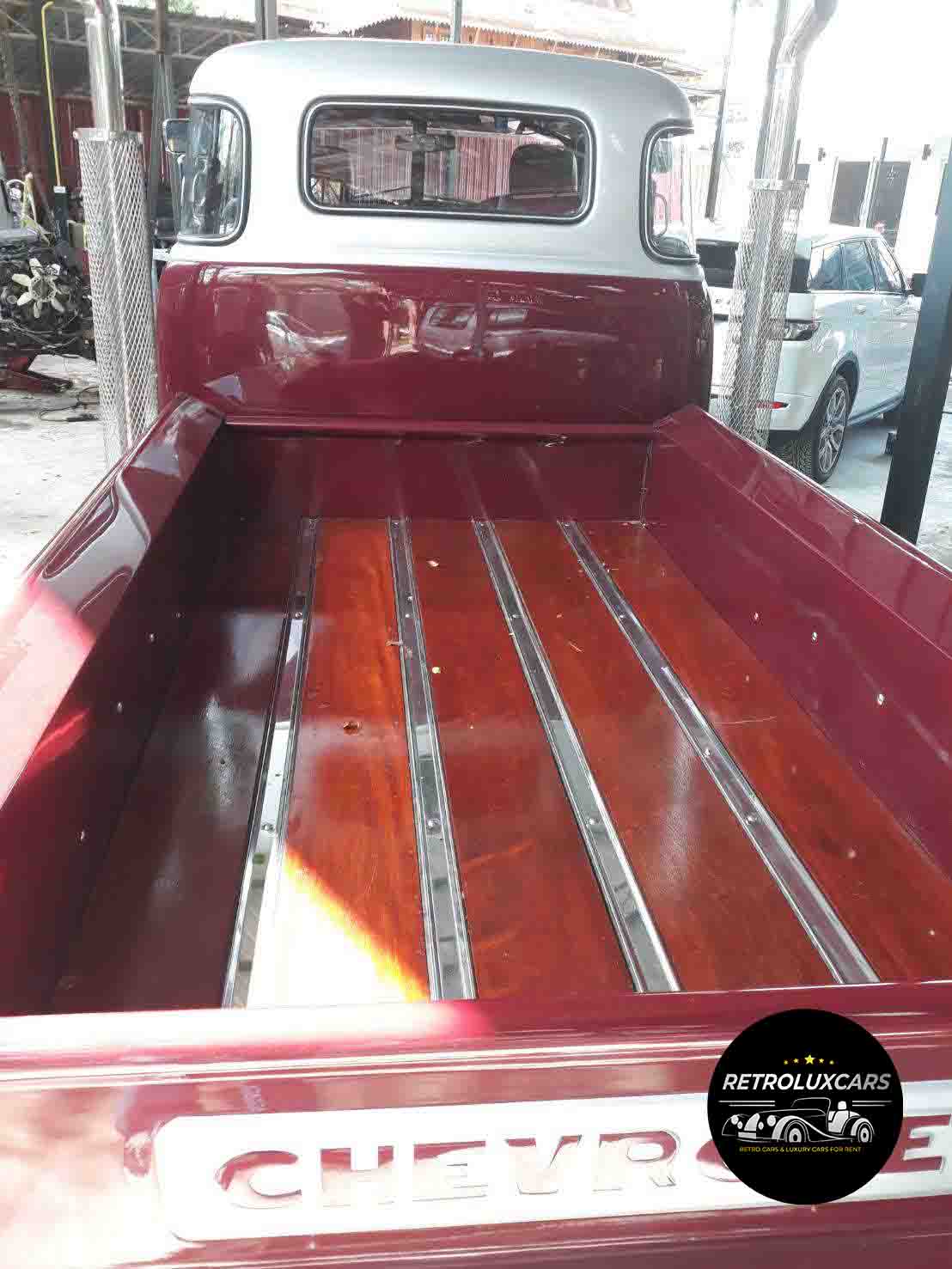 บริการเช่ารถหรู รถโบราณ รถคลาสสิค Retroluxcars.com