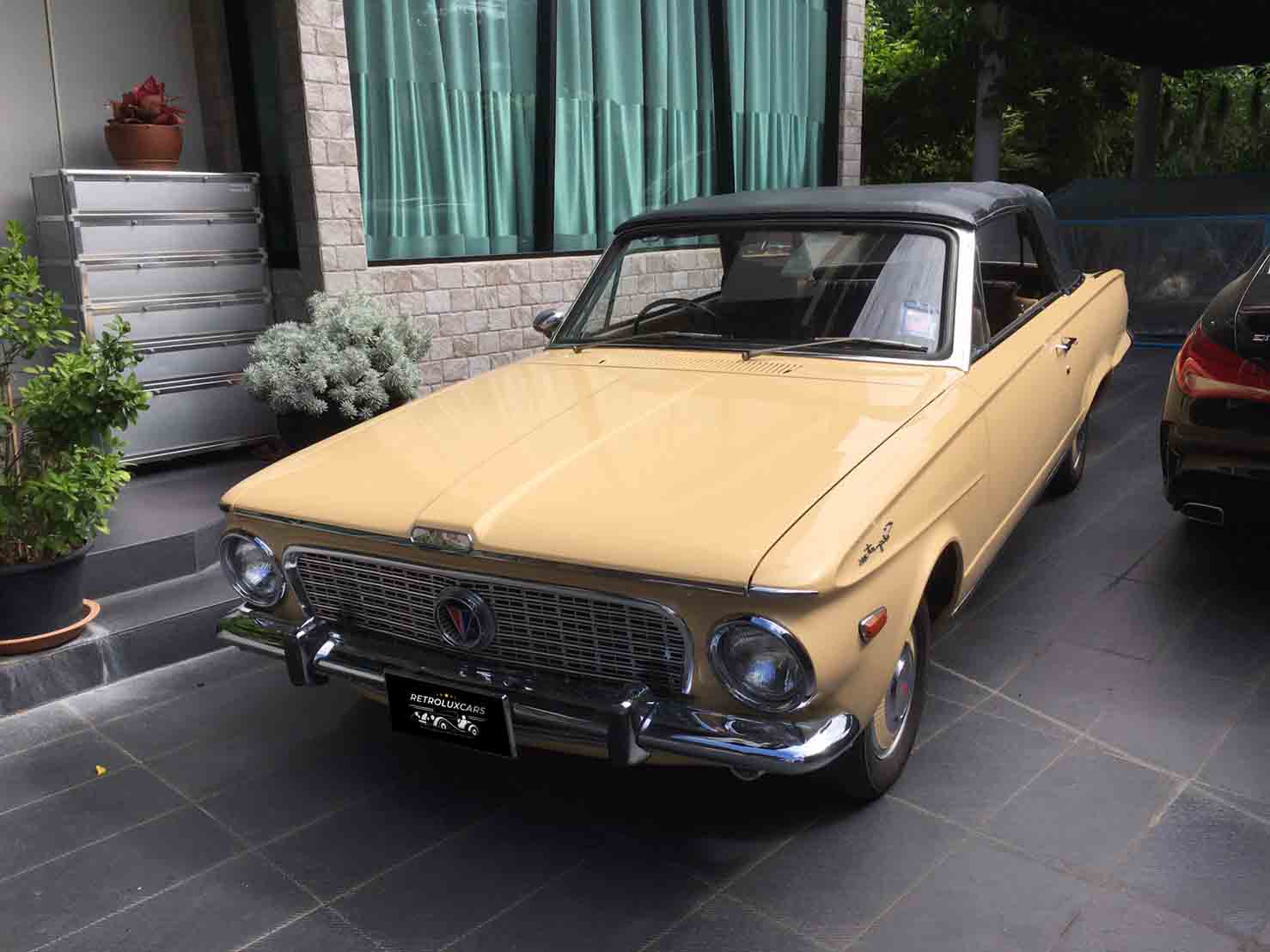 บริการเช่ารถหรู รถโบราณ รถคลาสสิค Retroluxcars.com